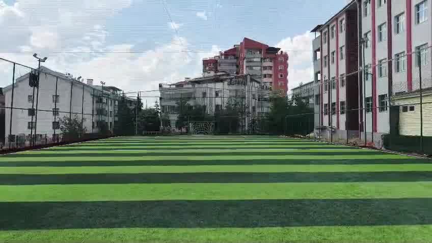 Ada Halı Saha Kırkkonaklar önden geniş açılı sahadan görünüm, kale ortada